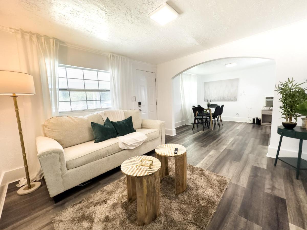 Vila 2B1B Stylish Little House W Shared Pool 511 Clearwater Exteriér fotografie