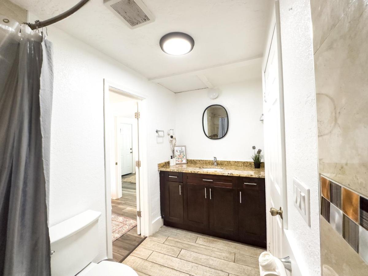 Vila 2B1B Stylish Little House W Shared Pool 511 Clearwater Exteriér fotografie