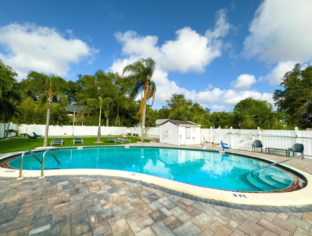 Vila 2B1B Stylish Little House W Shared Pool 511 Clearwater Exteriér fotografie