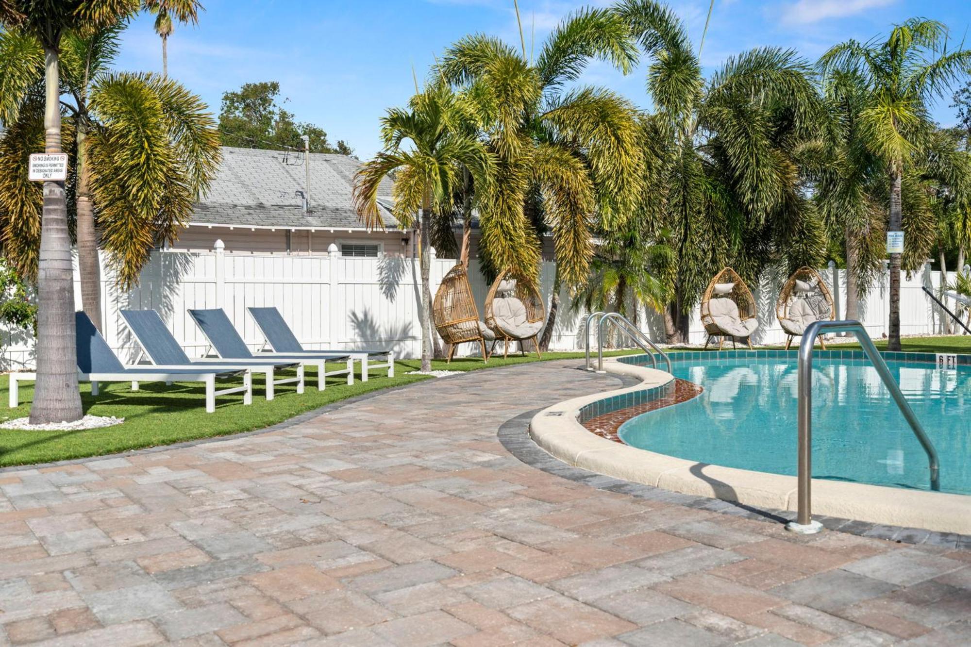 Vila 2B1B Stylish Little House W Shared Pool 511 Clearwater Exteriér fotografie