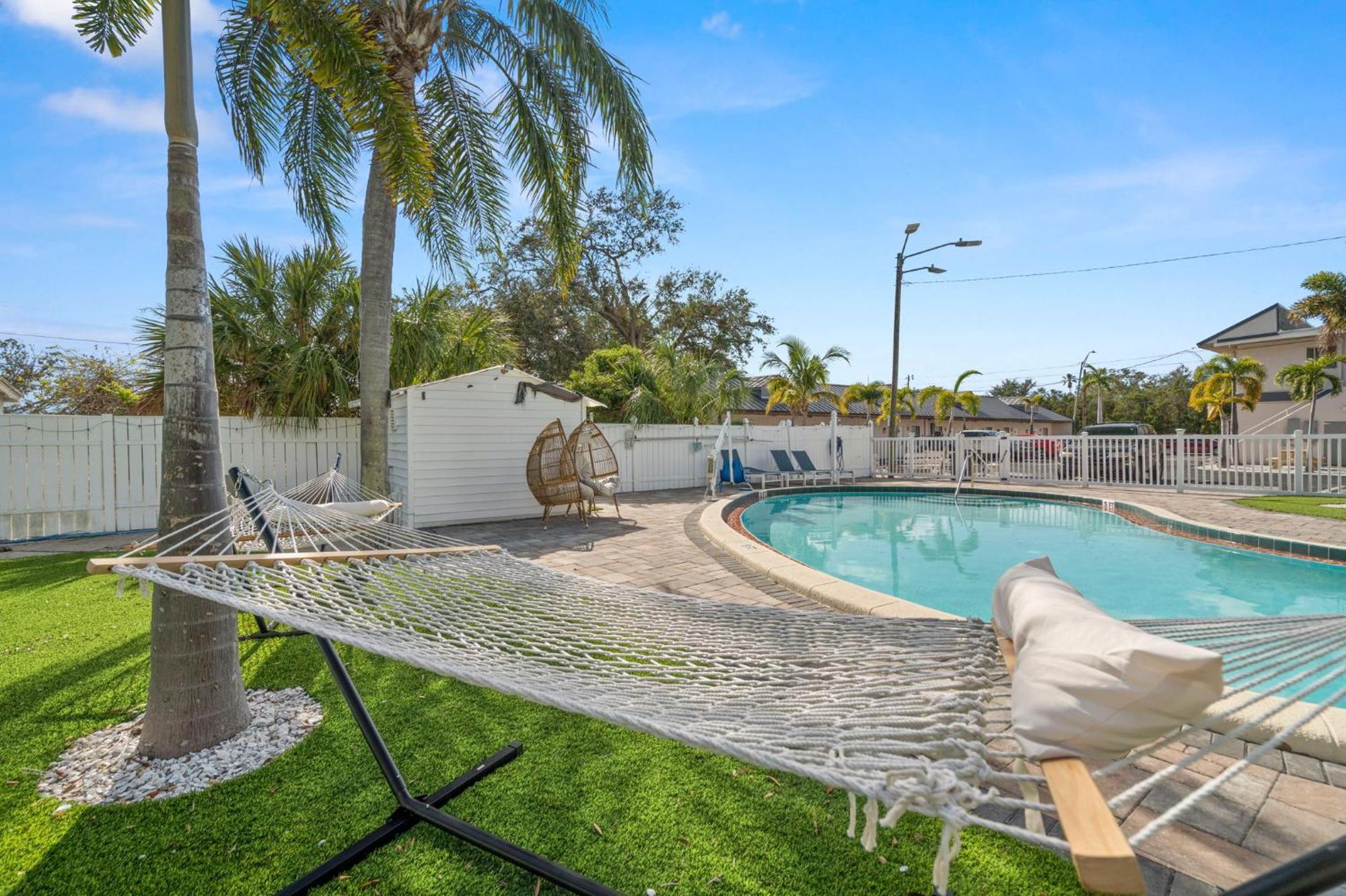 Vila 2B1B Stylish Little House W Shared Pool 511 Clearwater Exteriér fotografie