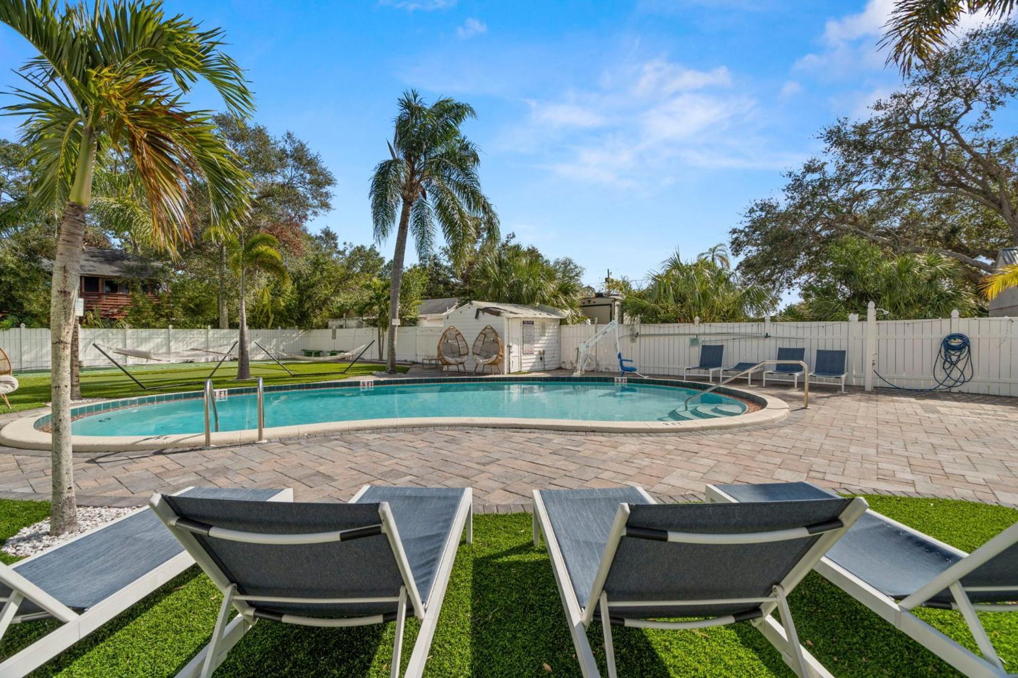 Vila 2B1B Stylish Little House W Shared Pool 511 Clearwater Exteriér fotografie